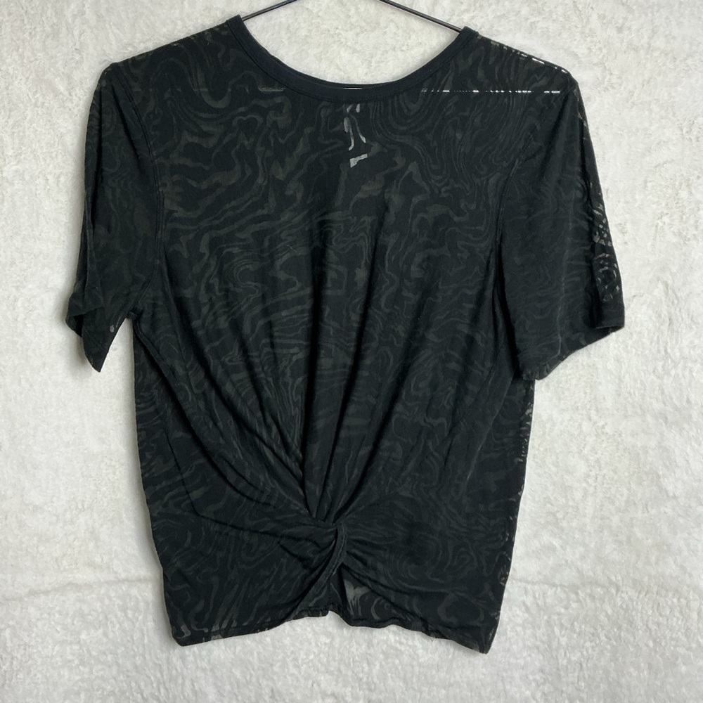 lululemon athletica Black Short Sleeve Tee size 6